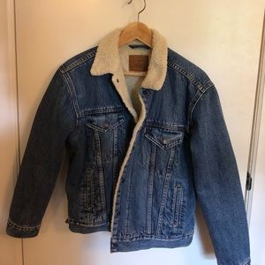 Levi’s women’s original Sherpa trucker jacket